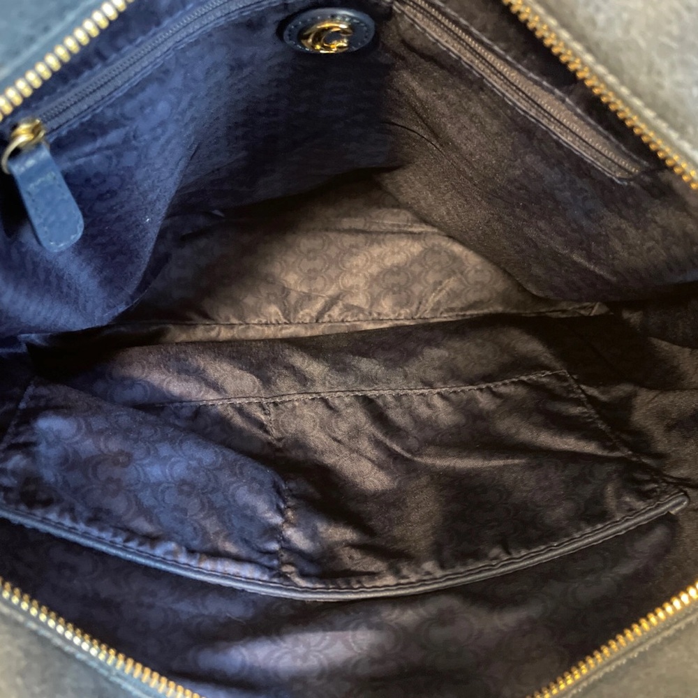 Blue Star Studded Tote Bag with Faux‎ Suede Finish - Picture 6 of 9